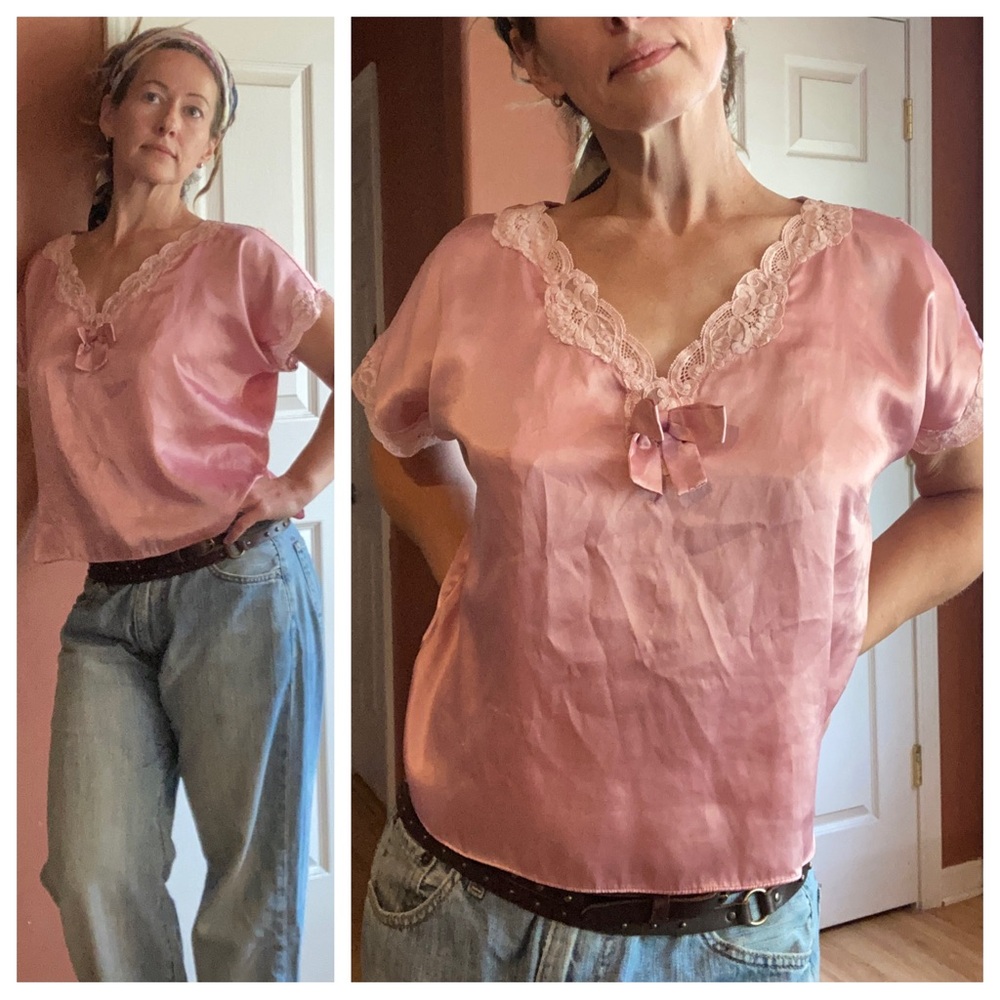 Vintage Victorias Secret Gold Label Top Bow Lace Embellished Sleepshirt 70s 80s